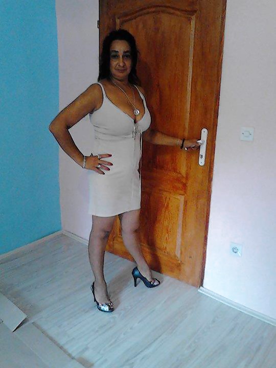 MILF Dukica Ciganka adult photos