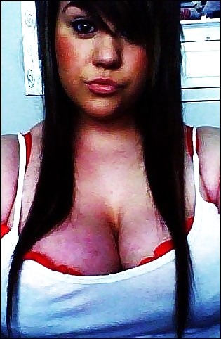 Big Firm Teen Cleavage adult photos