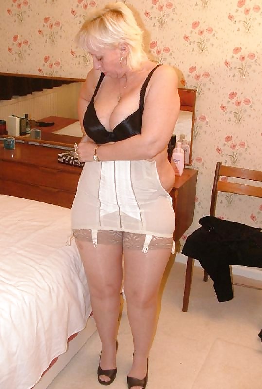Mom is dressed to fuck today. adult photos