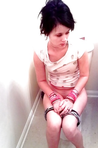 Sexy Emo Zackie adult photos