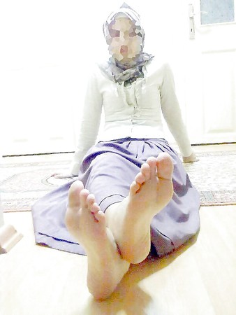 Turkish Hijab Feet