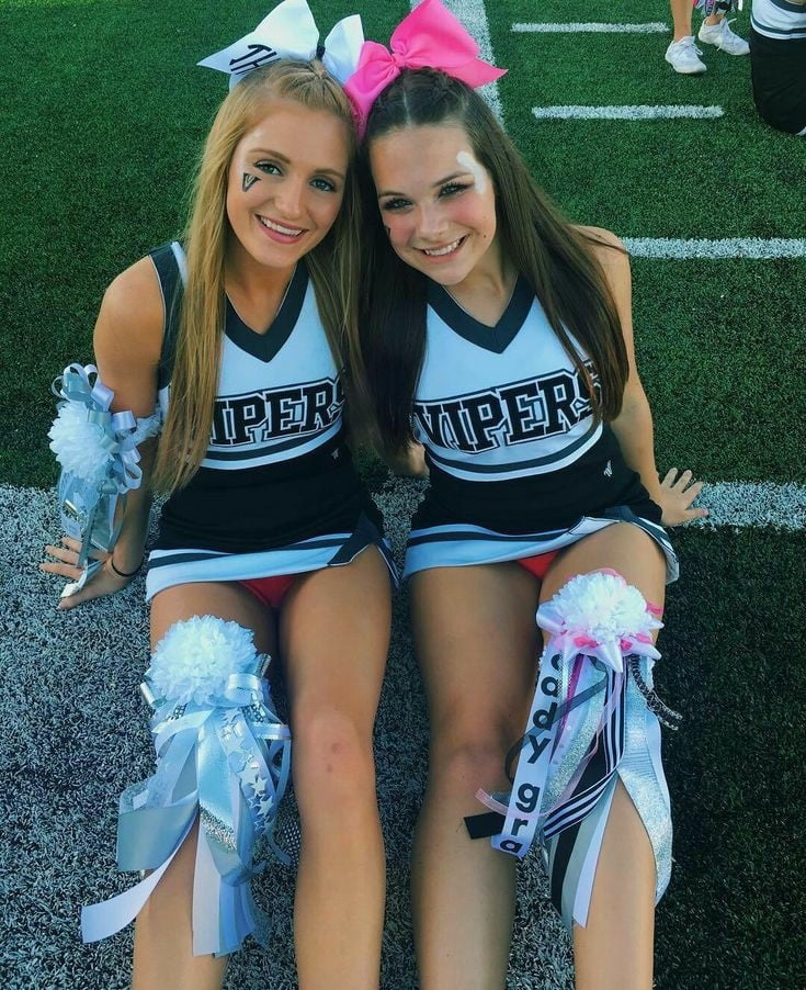 Hot High School Cheerleaders Nude