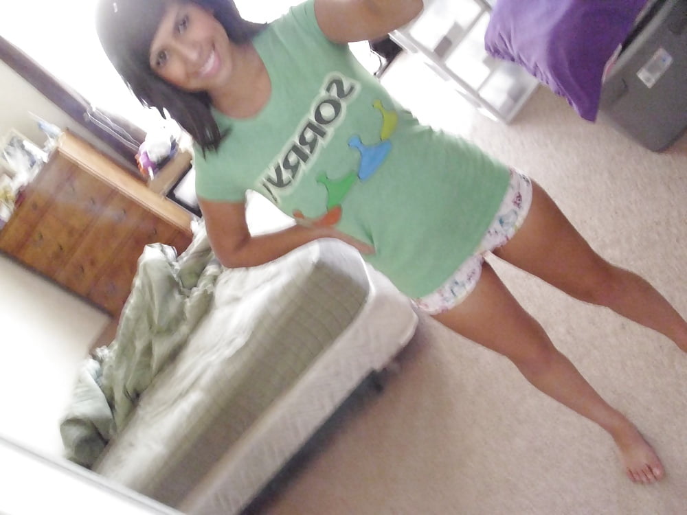 Latina Self Shots adult photos