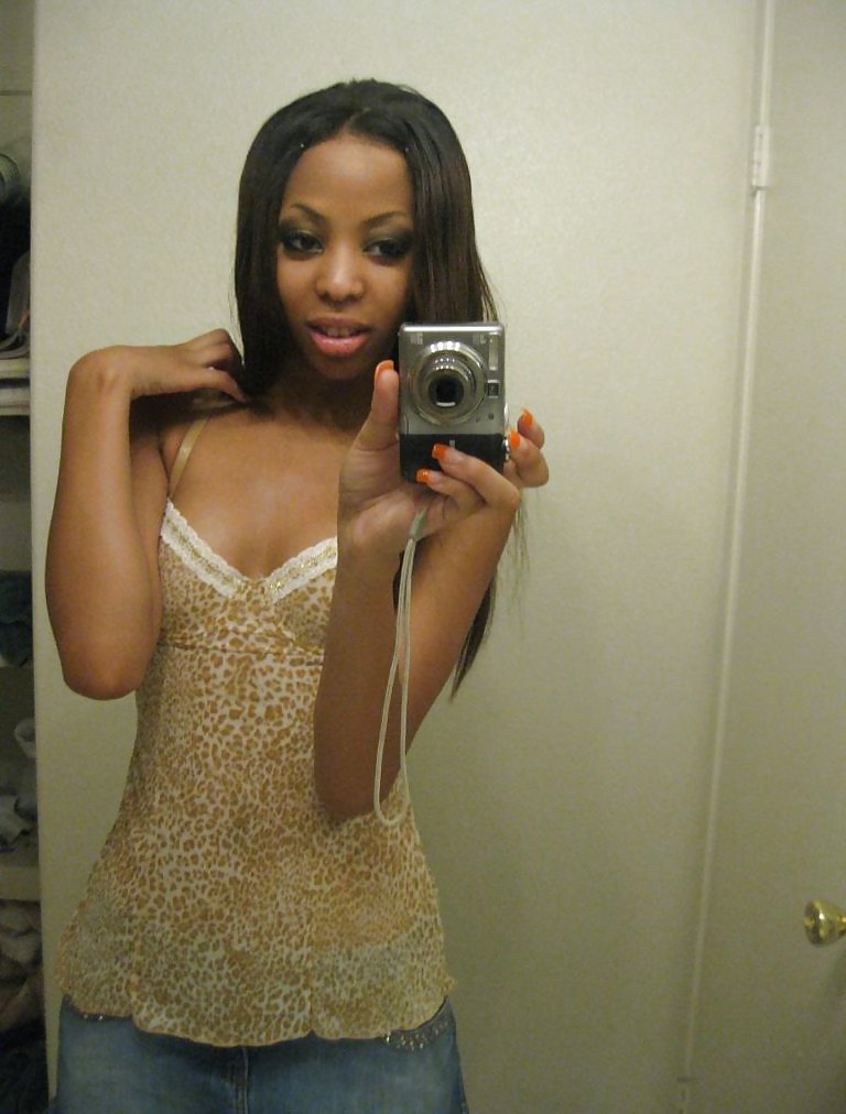 TYRA - SELF TAKEN adult photos