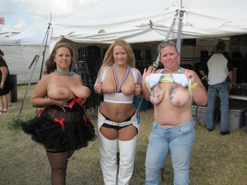 Tits Out Pics