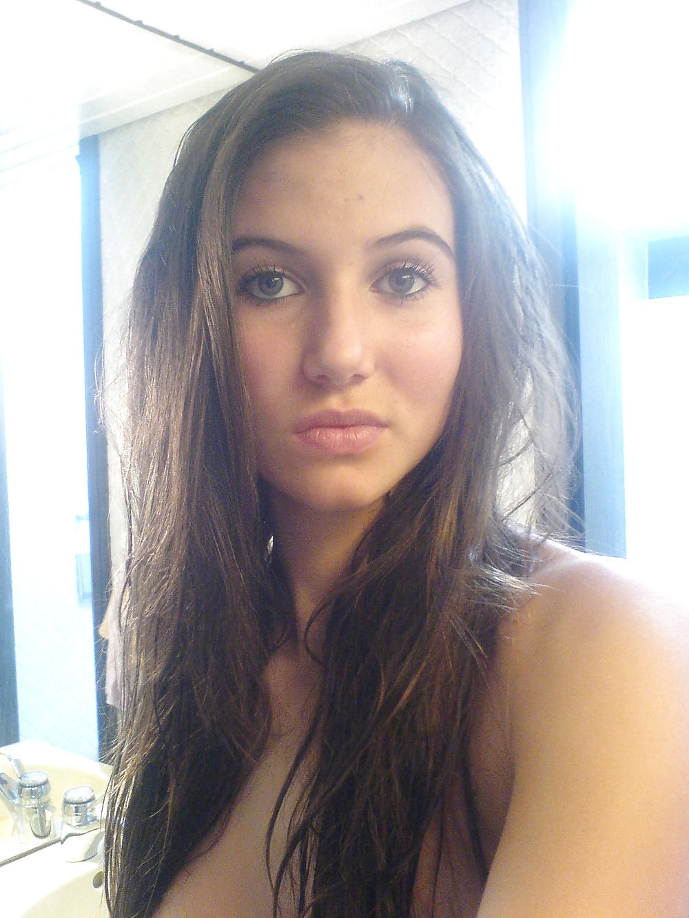 Sexy Brunette adult photos