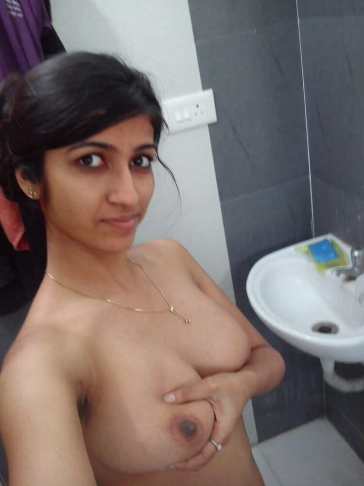 Indian collage girl leaked pic - 15 Photos 