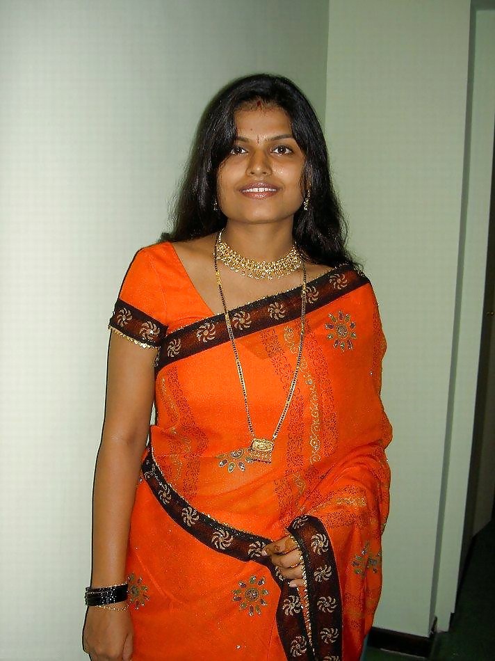 ARPITA - HOT INDIAN WIFE adult photos