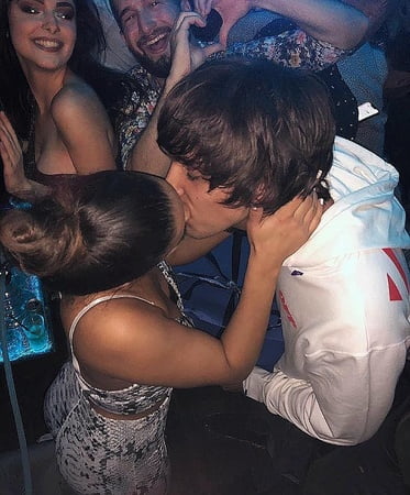 ana guzata ribetina komentarisi i drkaj serbian teen ass         