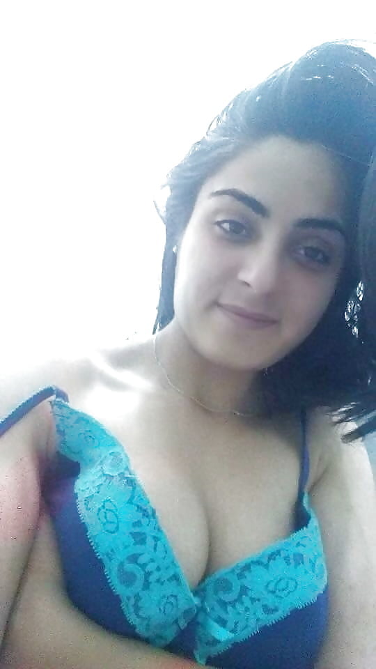 Turbanli Sila adult photos