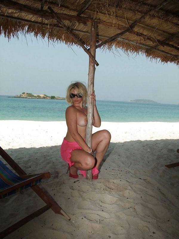 Sisi woman on the beach adult photos