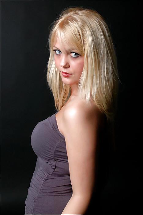 Hot teen Louise adult photos