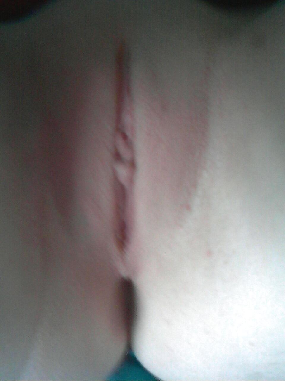 SHOOTING HIMSELF - ASHLEY adult photos