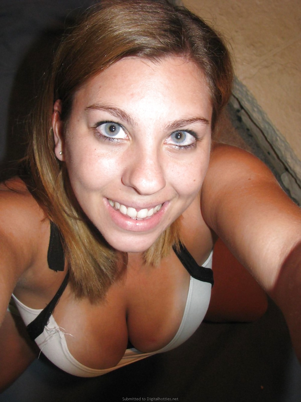 Busty Doris adult photos