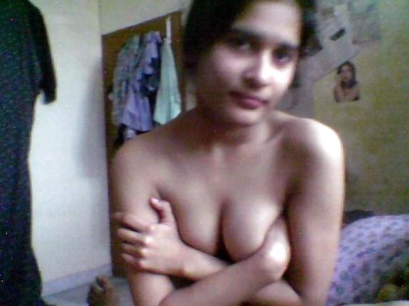 Indian Girl Exposing adult photos