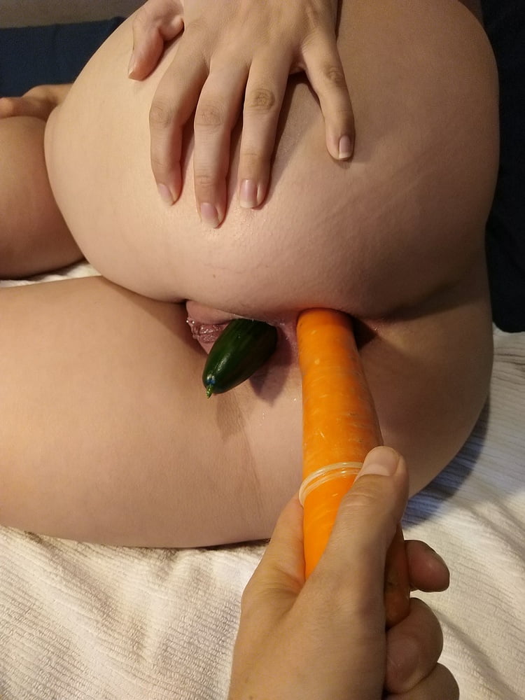 Our kinks and fetishes (1) Crazy vegetable inserts - 17 Photos 