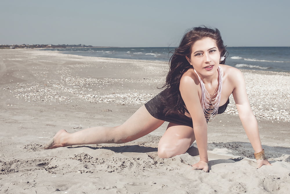 Hot EYra ! adult photos