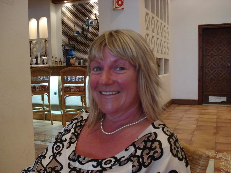 Yorkshire mature wife - 9 Photos 