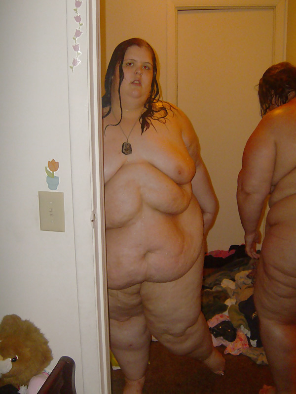 SSBBW girls showering together (REAL girlS) adult photos