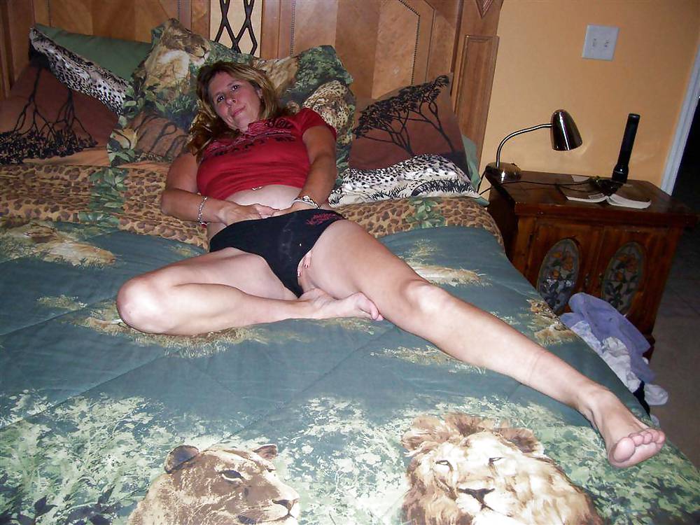 MILF Kitty adult photos