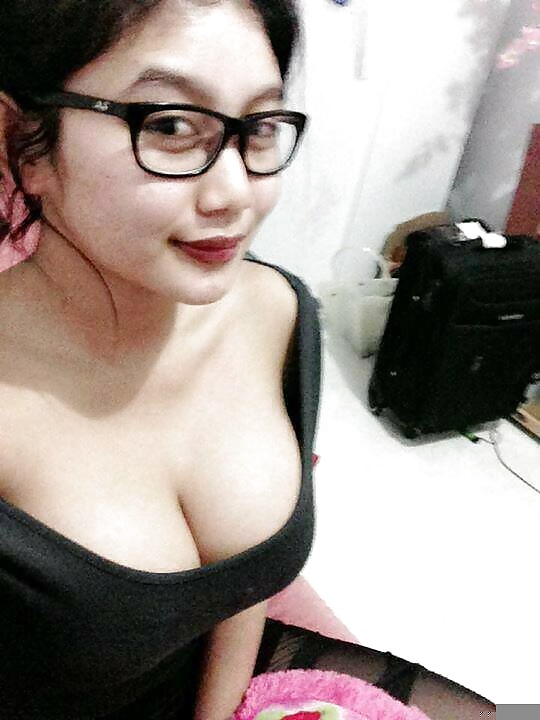 Malay Teen with Massive Tits adult photos