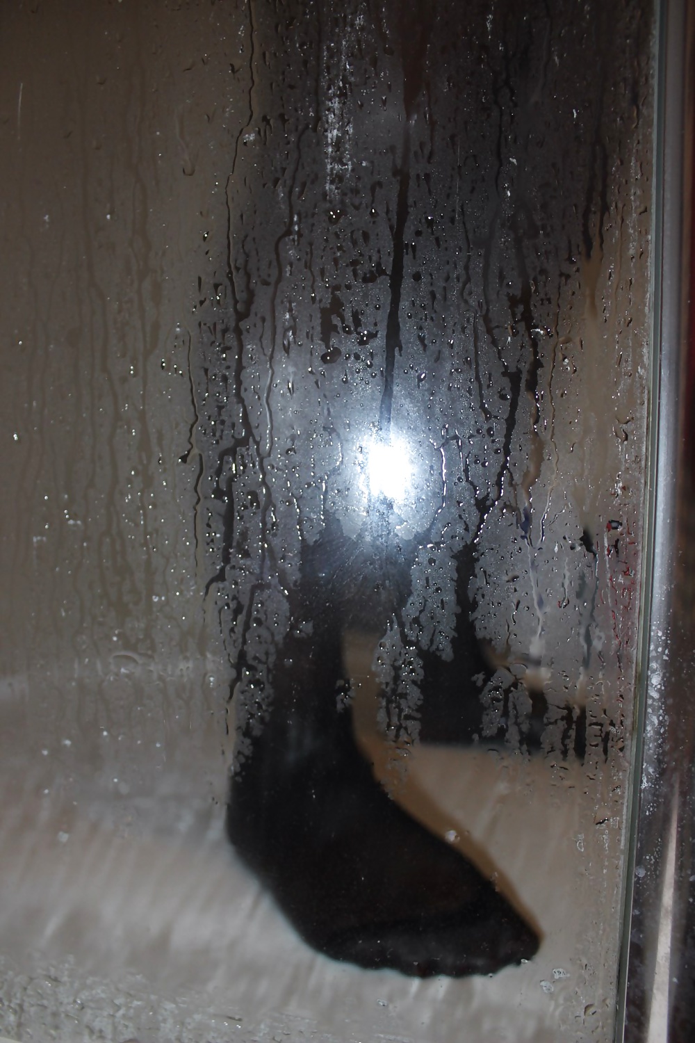 sous la douche en bas adult photos