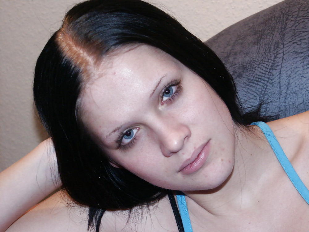 BEAUTIFUL AMATEUR TEEN FROM BERLIN VIII adult photos