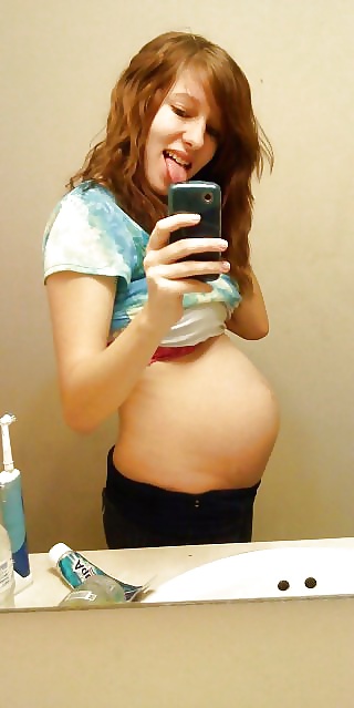 Pregnant selfies 01 - FG9 adult photos