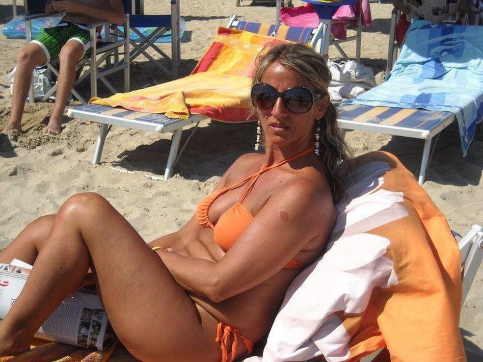 Warm Up With These Bikini MILFS 15 - 135 Photos 