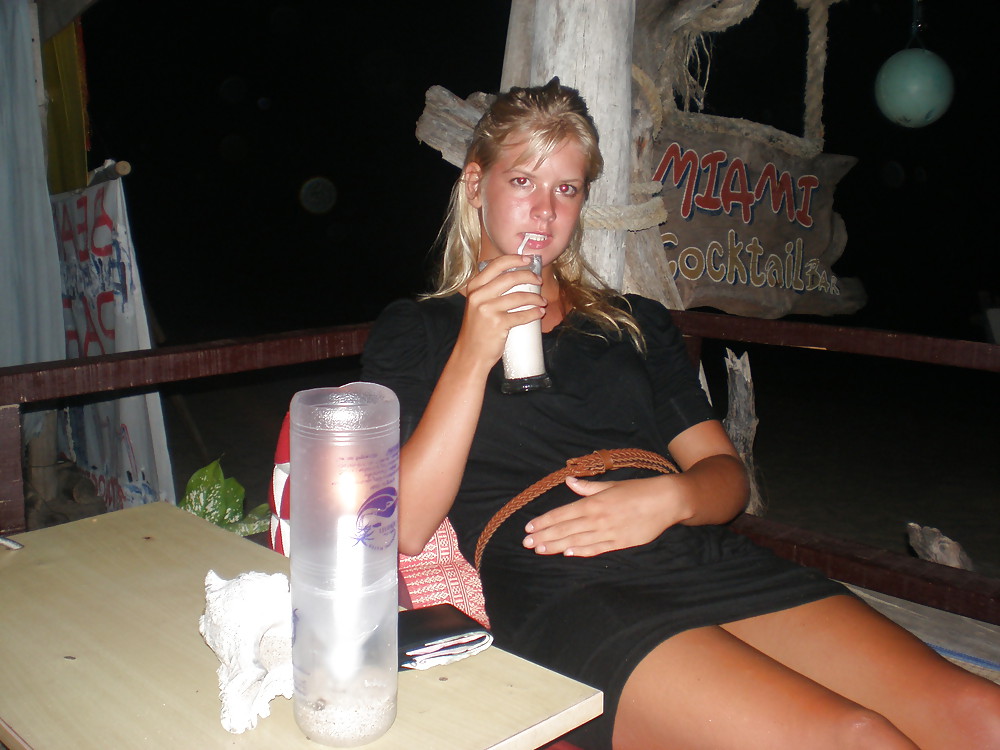 Blonde Cutie On Vacation adult photos