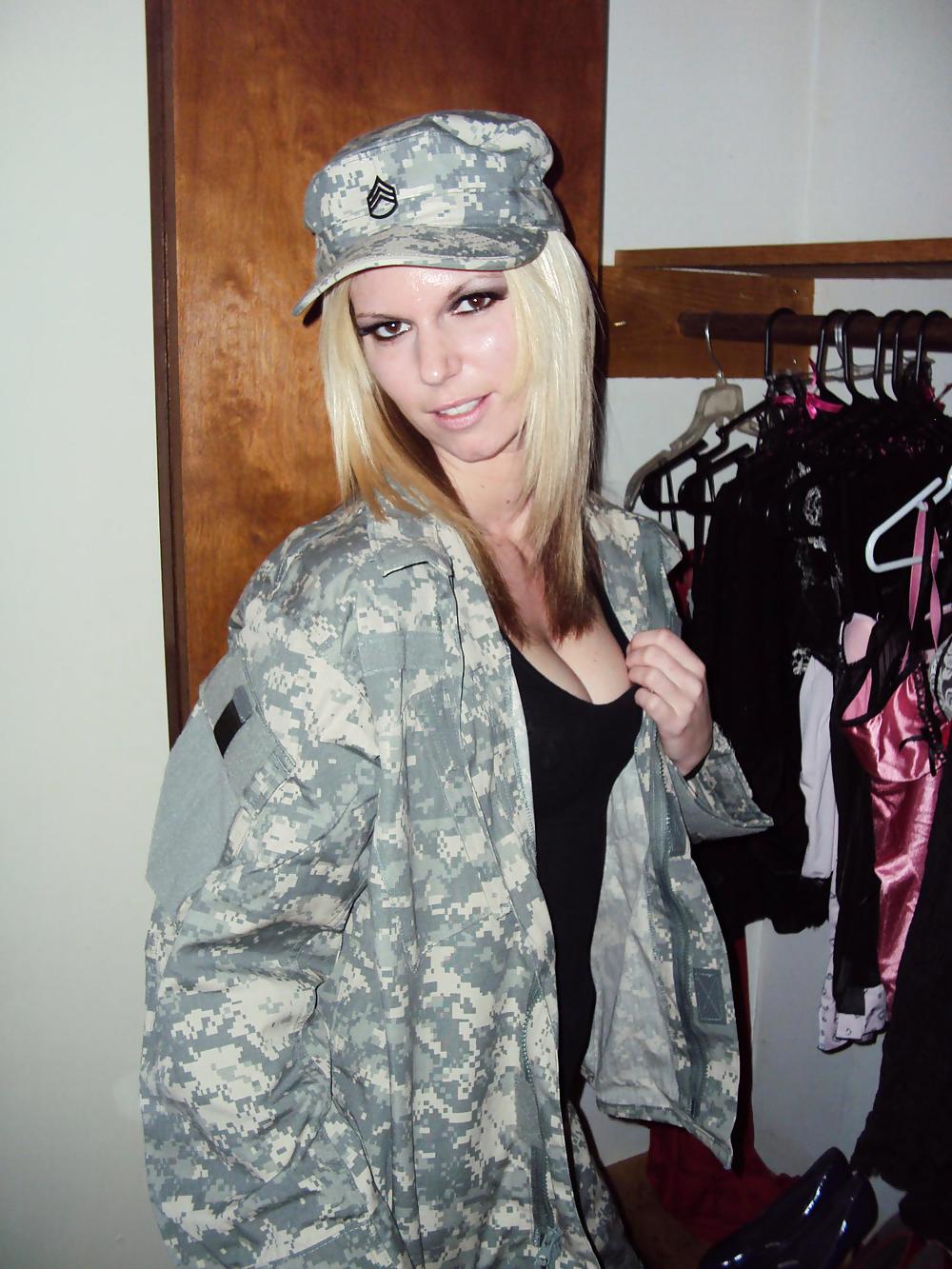 Sexy Army Girl adult photos