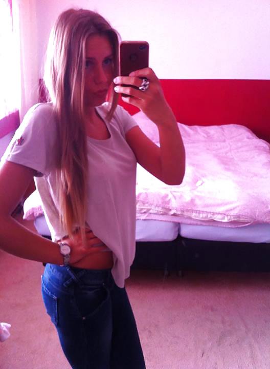 YOUNG SLUTS FROM FACEBOOK - WHICH ONE U WANNA SEE NAKED ? adult photos