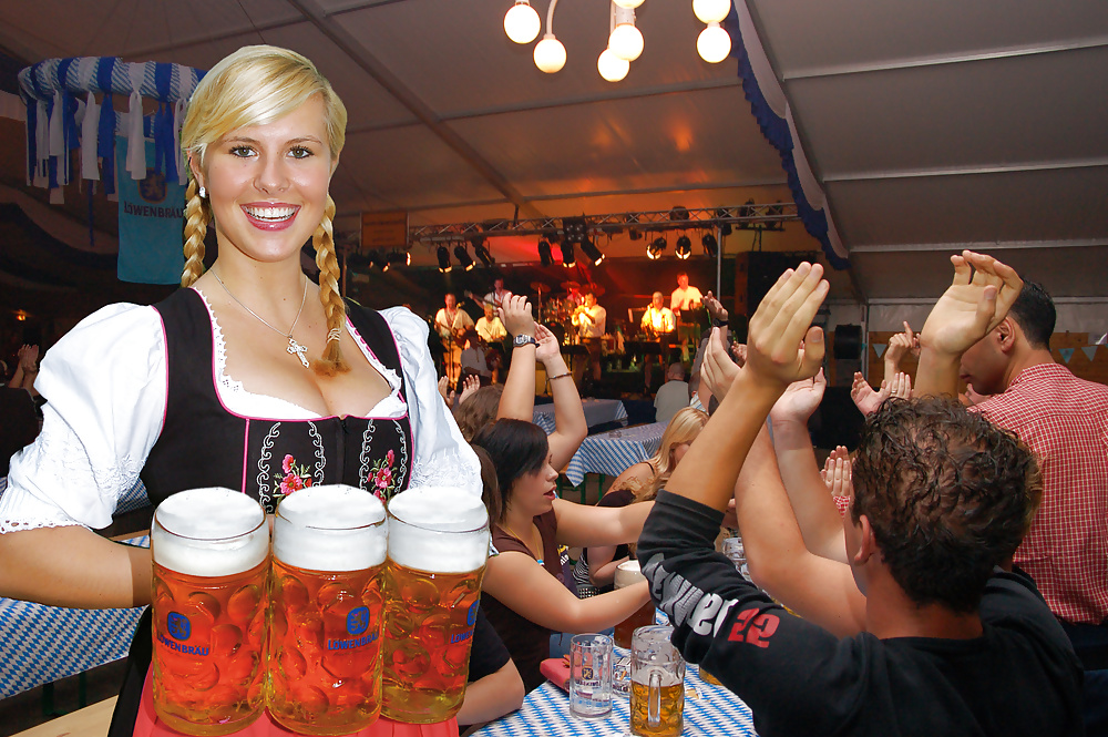 Frauen und Bier, Frauen im Dirndl - Lebe das Oktoberfest! adult photos