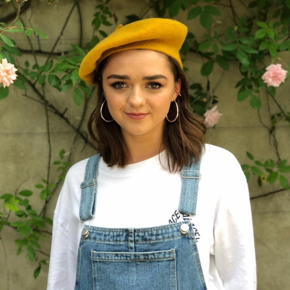 Maisie williams takeout box - 113 Photos 