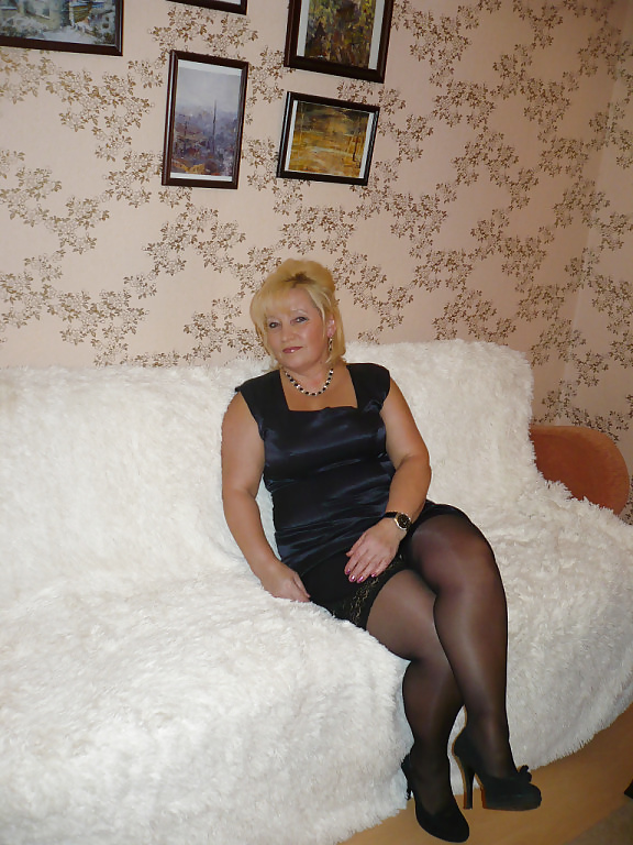 Irina, 58 yo! Russian mature with sexy legs! Amateur! adult photos
