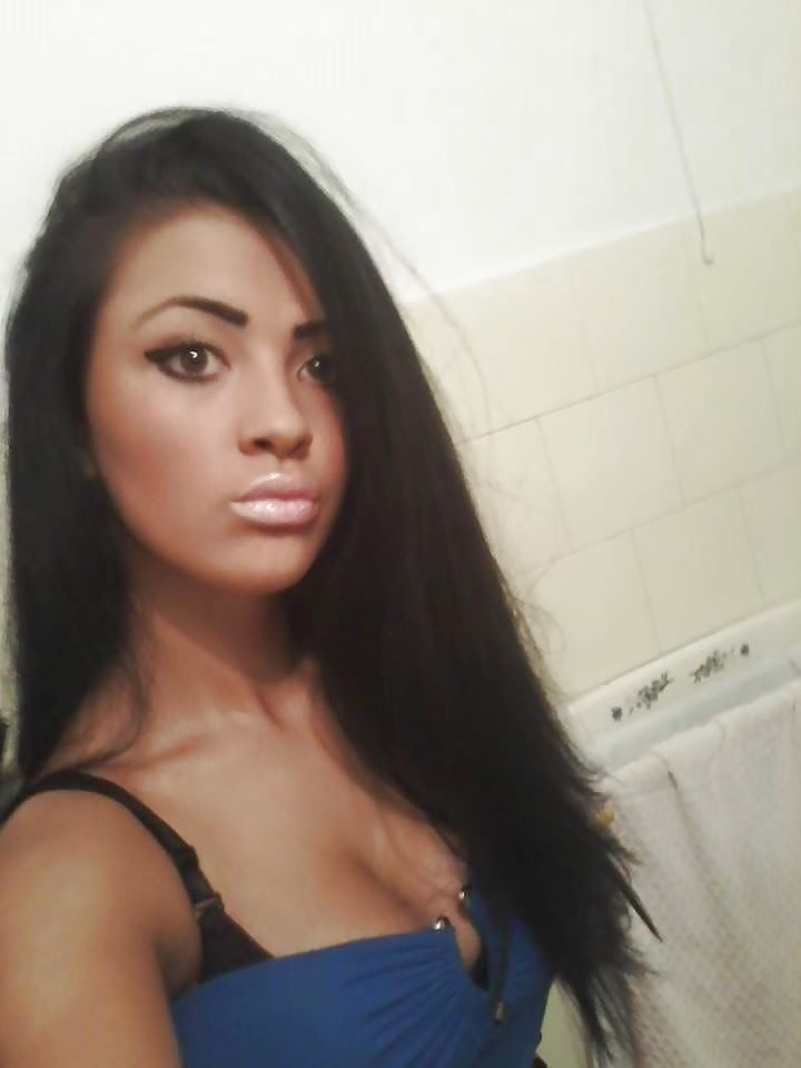 Sandra Serbian Sexy Teen adult photos