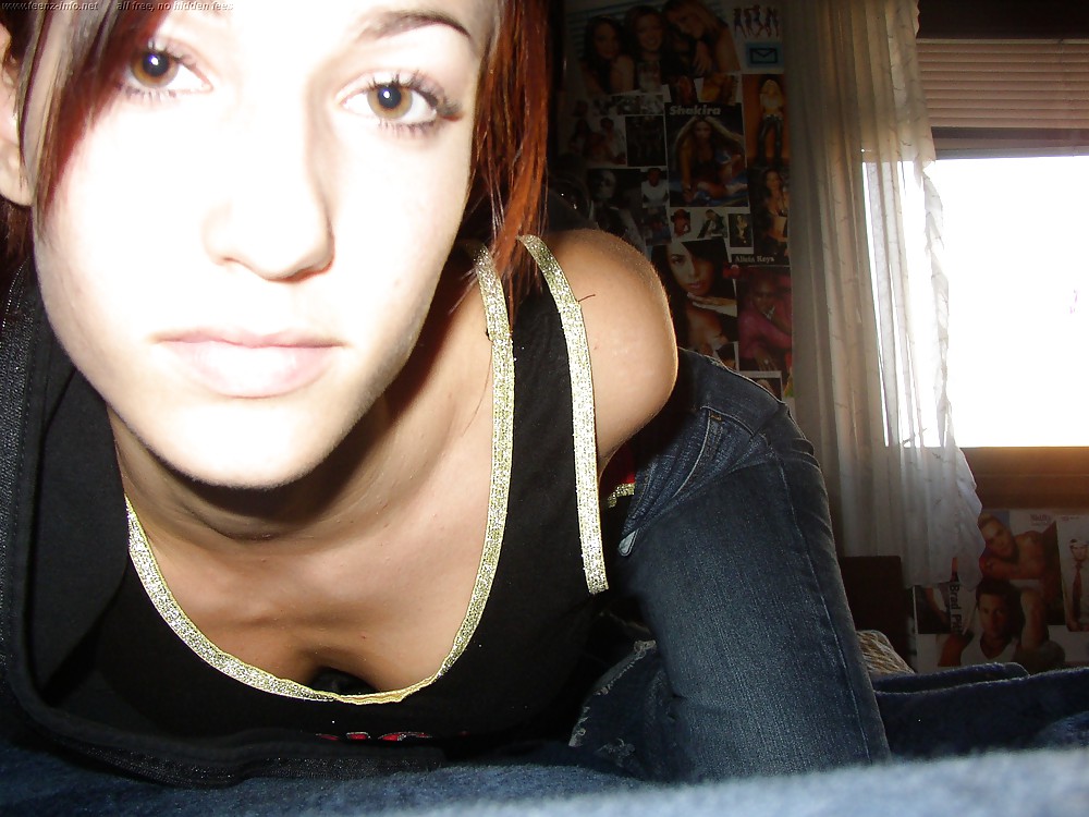 Hot College Girl Selfshot 1of2 adult photos
