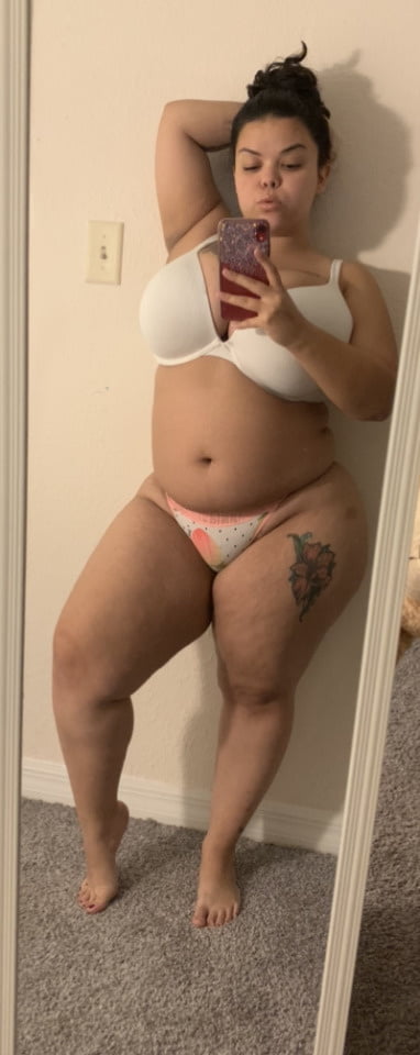 Thick Cuban ass & titties on her - 52 Photos 