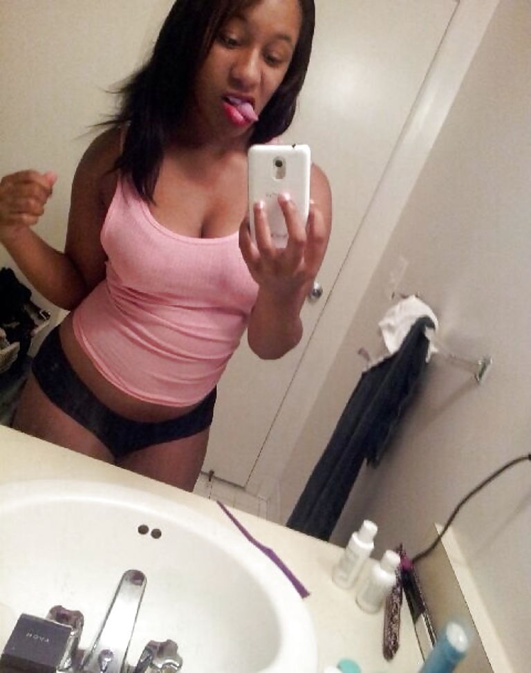 Selfie Pics - Hot Amateurs - vol 7! adult photos