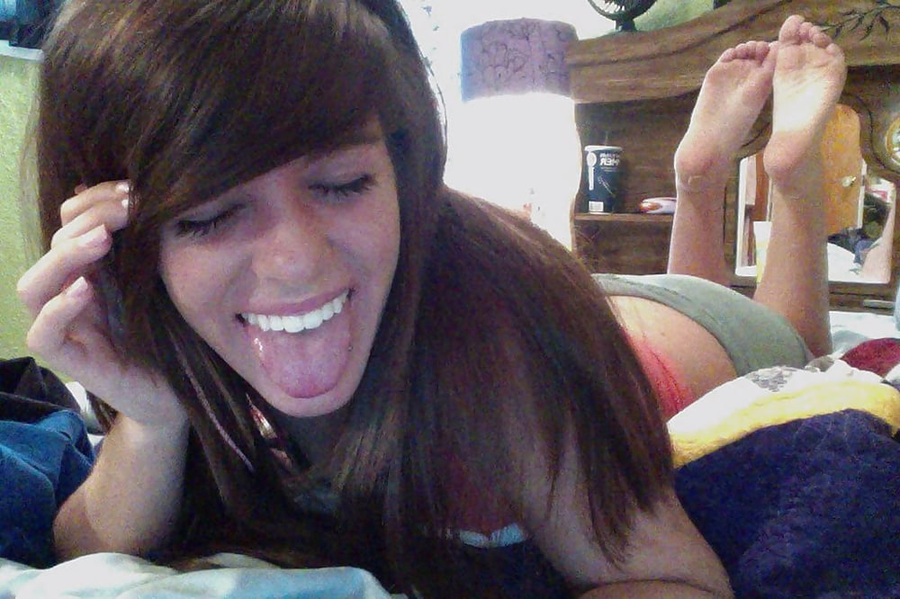 selfshot girls feet pose!!! adult photos