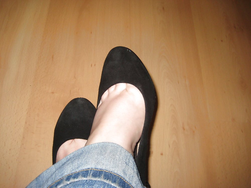 Jules new High-Heels! Cum on them and post! adult photos
