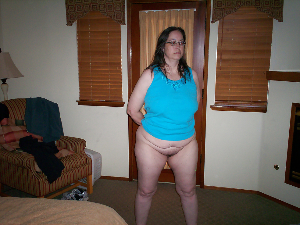 Slut wife Brenda Wilcox from Evergreen, Montana blue shirt adult photos