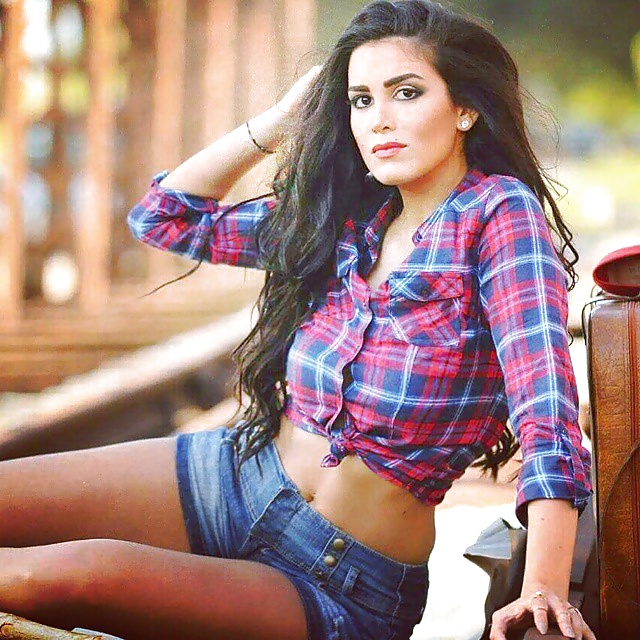 Arab beauty 68 - Cum on her adult photos