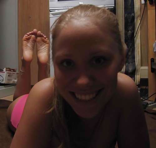 Sexy Teen's Feet adult photos