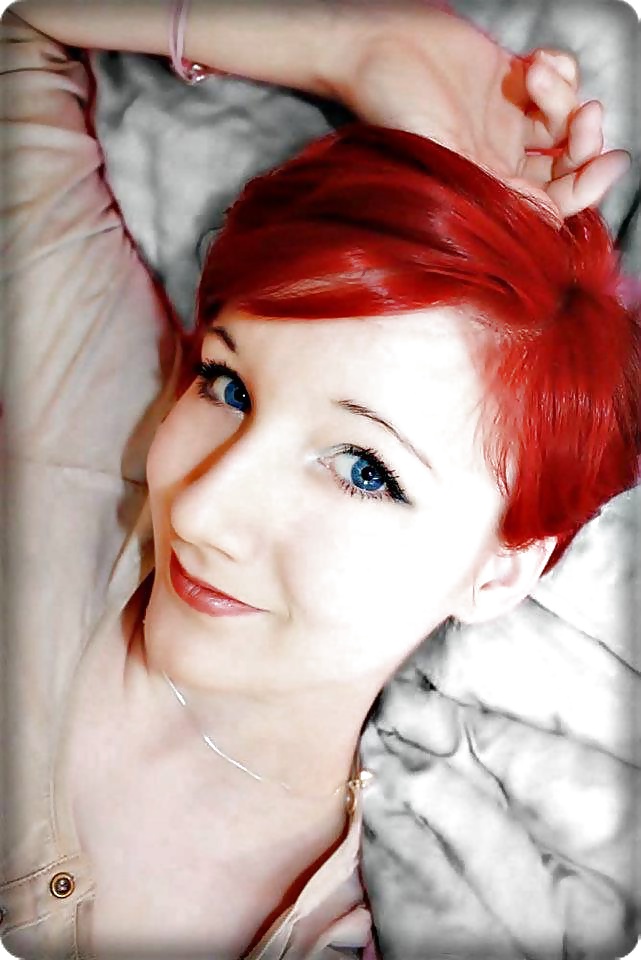 Facebook Girl II adult photos