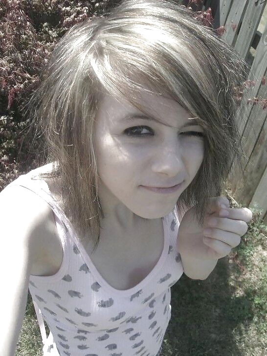 Carly 19 Years adult photos