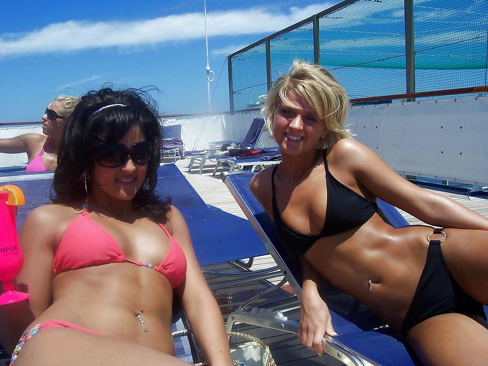 BIKINI CUTIES XV adult photos