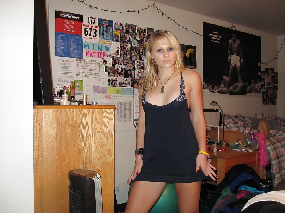 Hot College Teen Stephanie adult photos