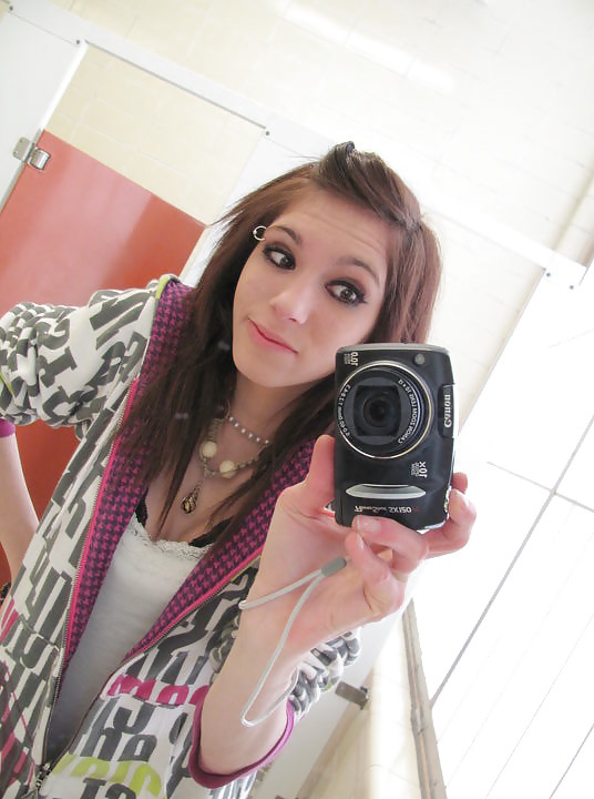 Amateur Roxy adult photos
