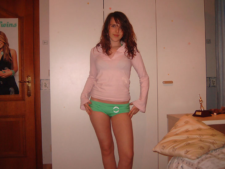 SWEET YOUNG AMATEUR REDHEAD adult photos